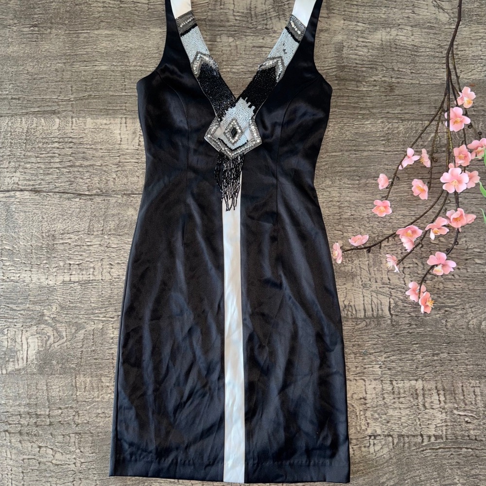 Beaded Satin Cocktail Dress Tiara Black White V-Neck Fringe Mini Size 55 S/XS